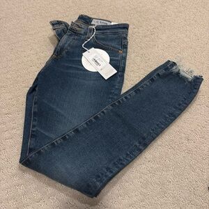 NWT AG Jeans denim the Farrah Skinny ankle 25R